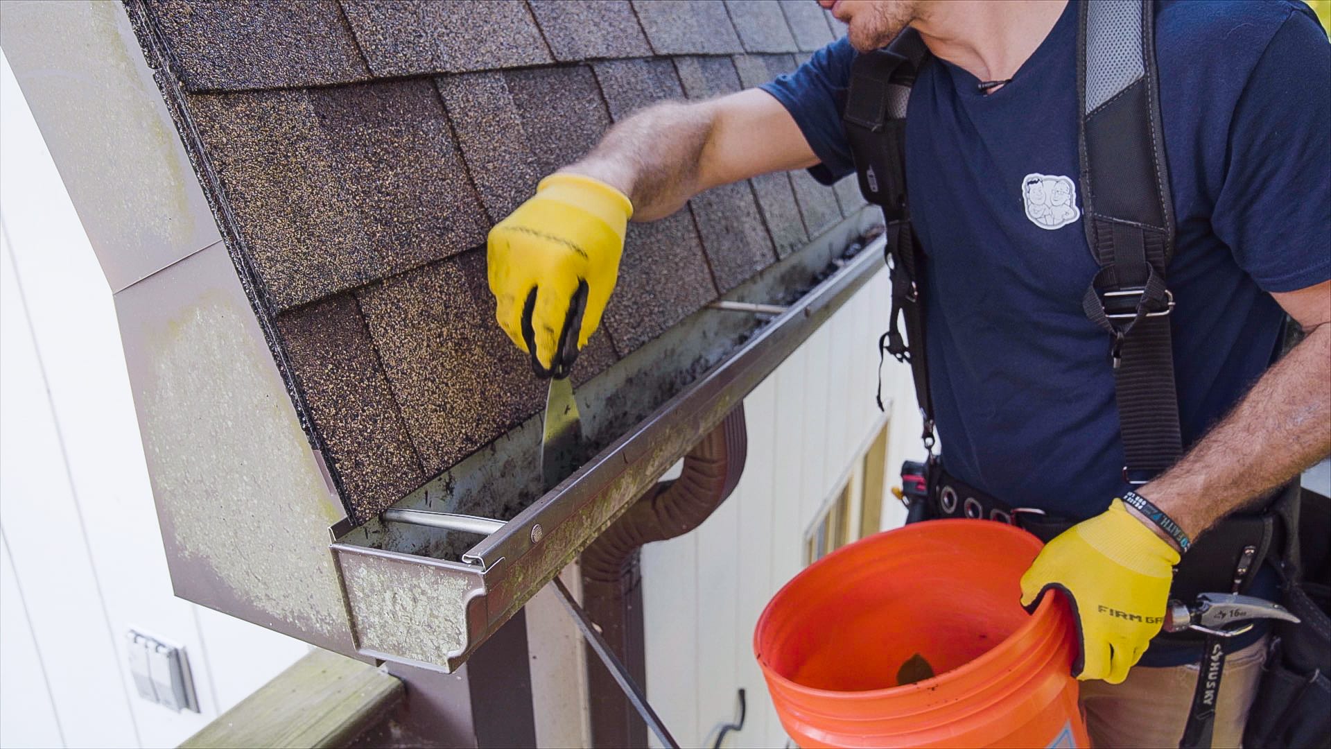 Roof And Gutter Cleaning